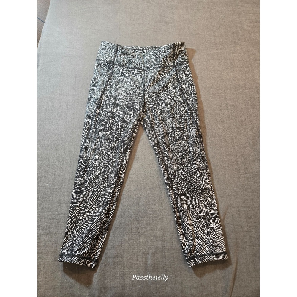Lululemon Womens Size 8 Crop Leggings Black White Abstract Dot Yoga Running Pant